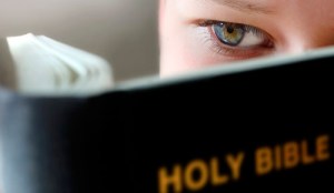 boy_reading_bible